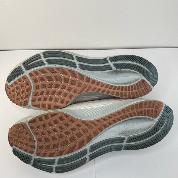 Nike Pegasus Air Zoom Women's White and Pink Running Shoes - Picture 8 of 8